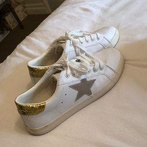 White sneakers with star and gold accent size 9